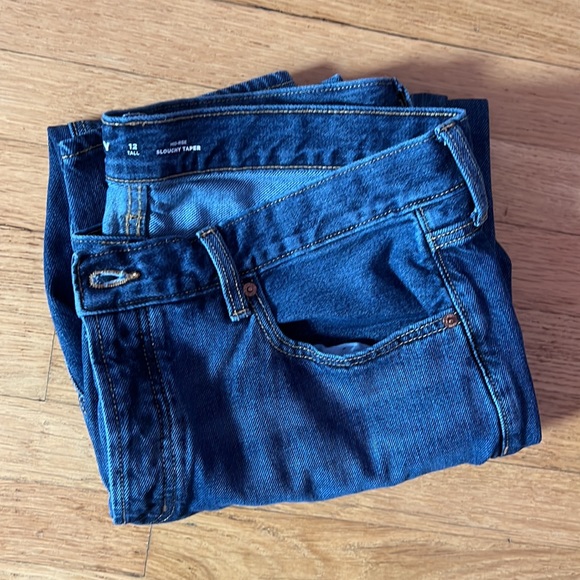 Old Navy Mid Rise Slouchy Taper Jeans - Picture 7 of 7